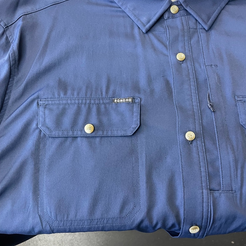 Poncho Brand Pilar model XL shirt
